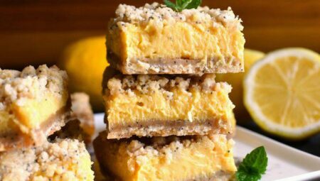 Lemon Curd-Poppy Seed Crumb Bars