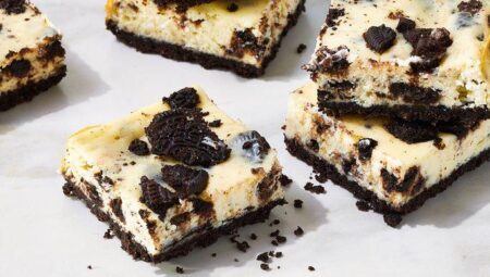 Oreo Cheesecake Bars