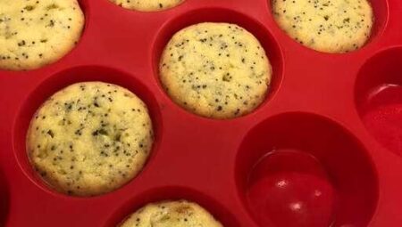 Keto Low-Carb Lemon Poppy Seed Muffins